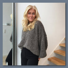 Indlæs billede til gallerivisning My Fluffy Knit - Sweater
