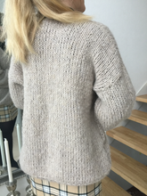 Indlæs billede til gallerivisning My Fluffy Cardigan
